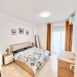 Urban Escape By Adriatic Living 아파트 Durrës