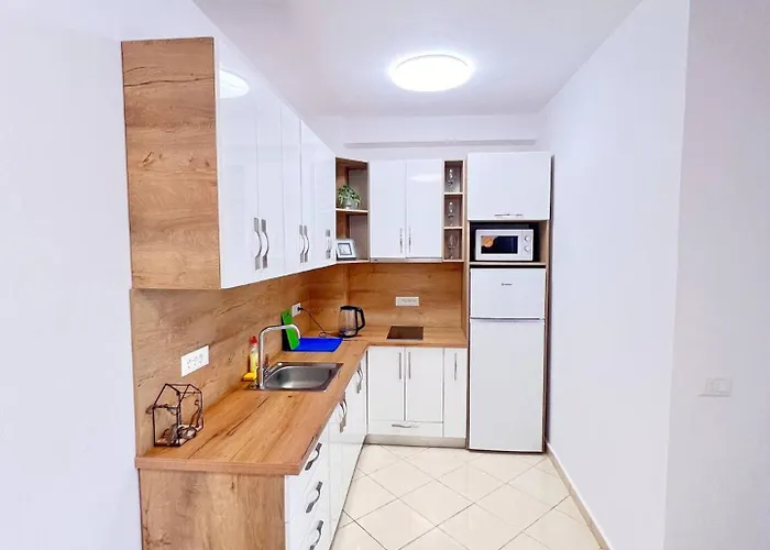 Urban Escape By Adriatic Living Appartement Durrës